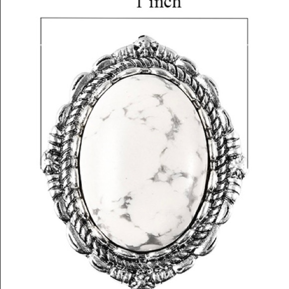 55ctw Howlite Ring: size 7 - Picture 4 of 8